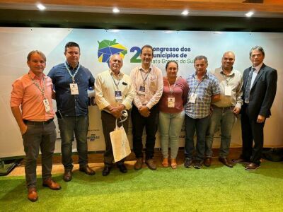 Imagem da notícia Prefeito Juvenal Consolaro, vice Jorge Mortari e lideranças de Figueirão participam do 2º Congresso dos Municípios de MS